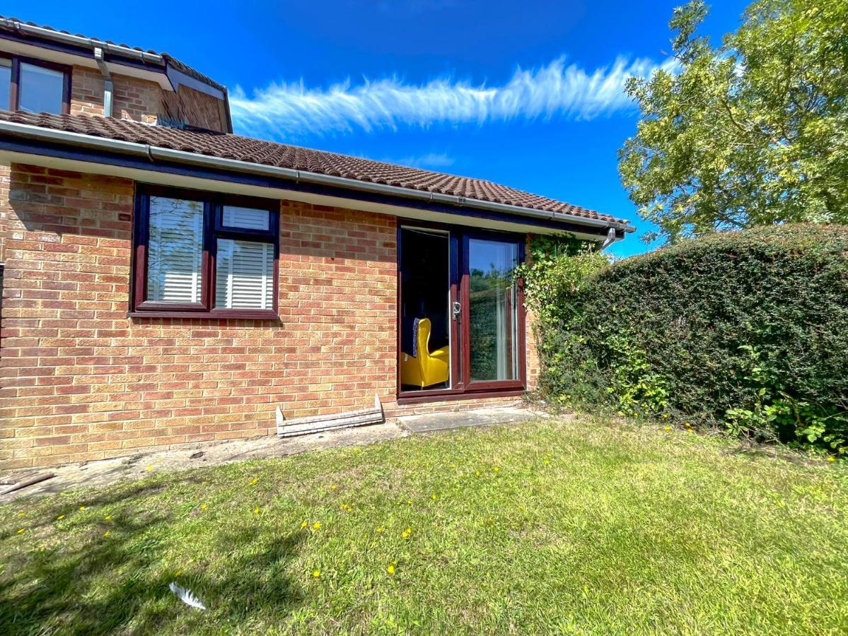 Вілла Escape To Tranquil 1 Bed, Poole Canford Magna Екстер'єр фото